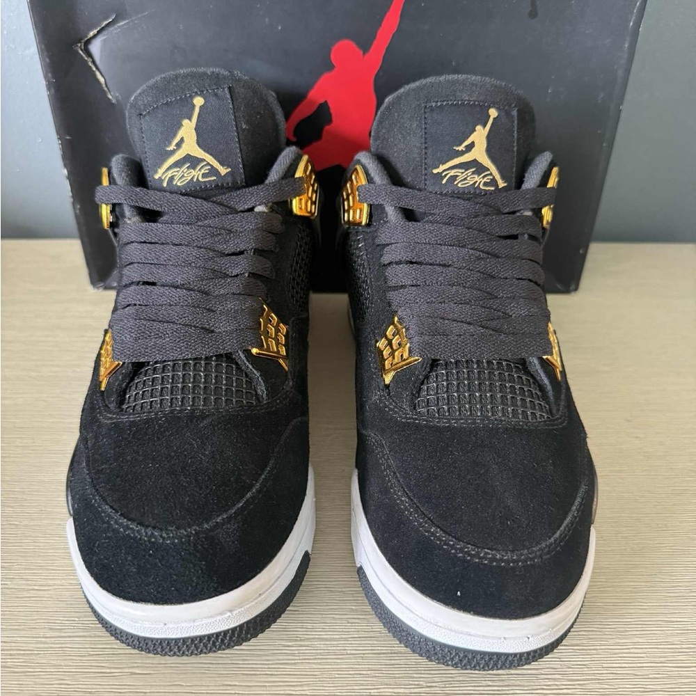 Jordan 4 Royalty View 3